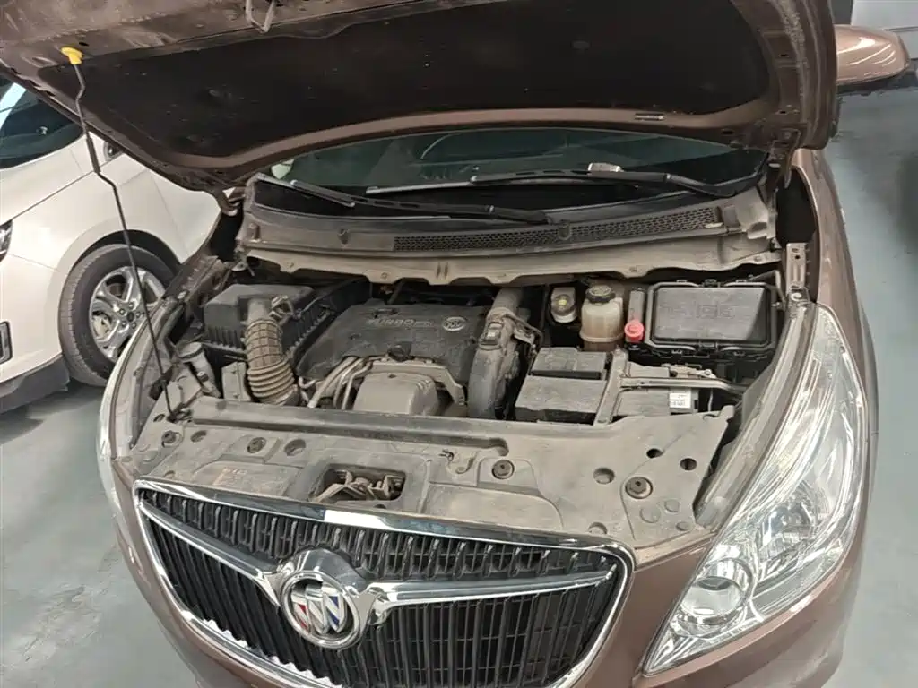 Buick GL8 2018 28T Premium Model China VI фото 20