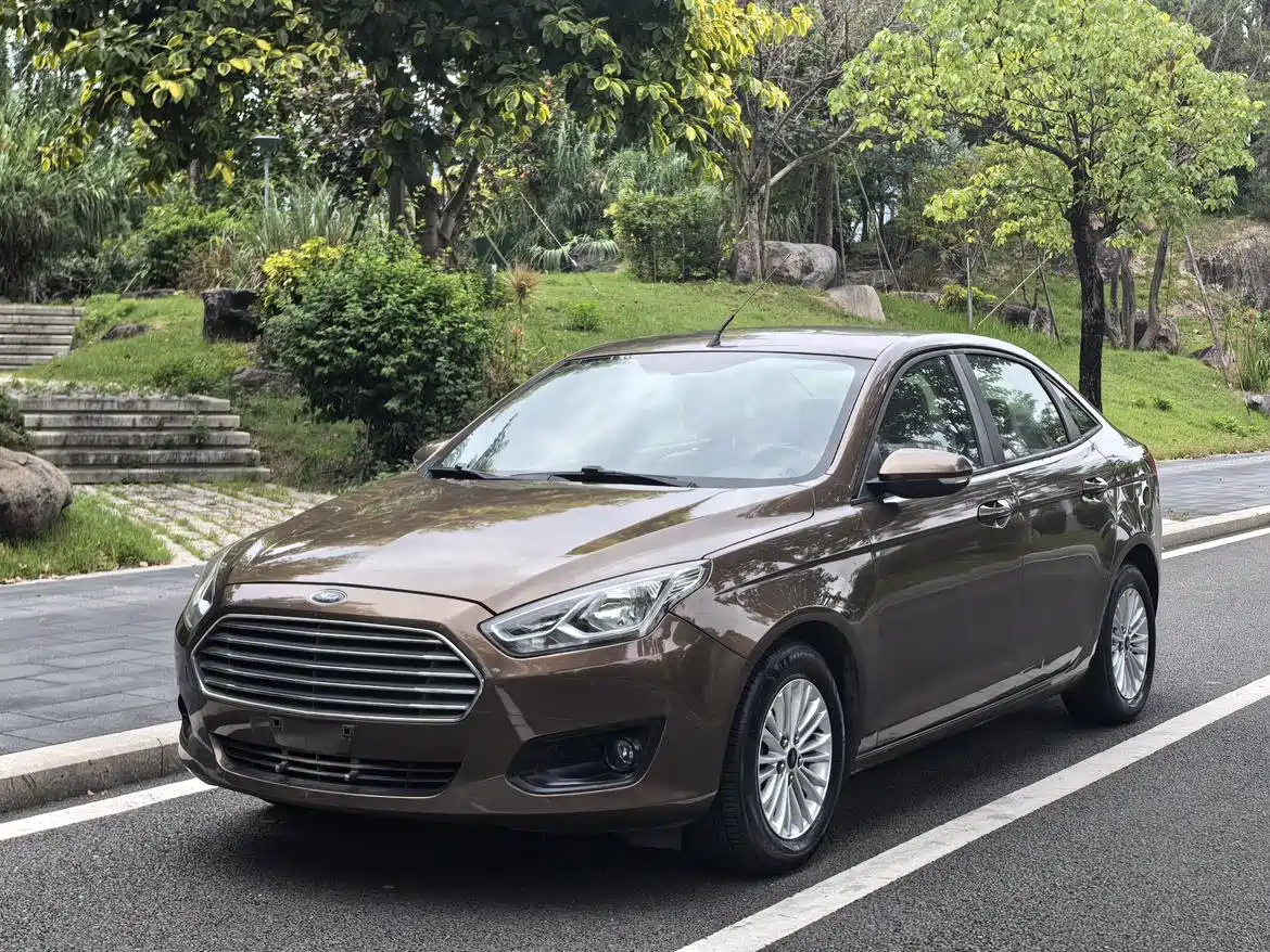 Ford Escort 2015 — пригон из Китая