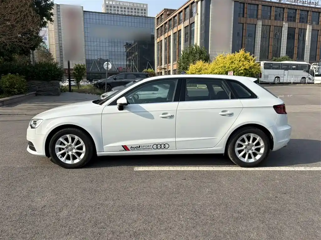 Audi A3 2016 Sportback 35 TFSI Leadership фото 6