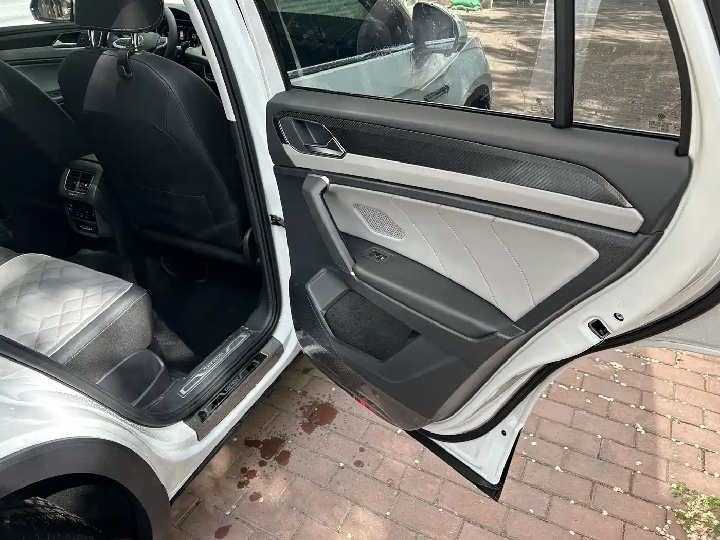 Volkswagen Tayron 2023 330TSI 2WD Luxury Plus Advanced Edition фото 16