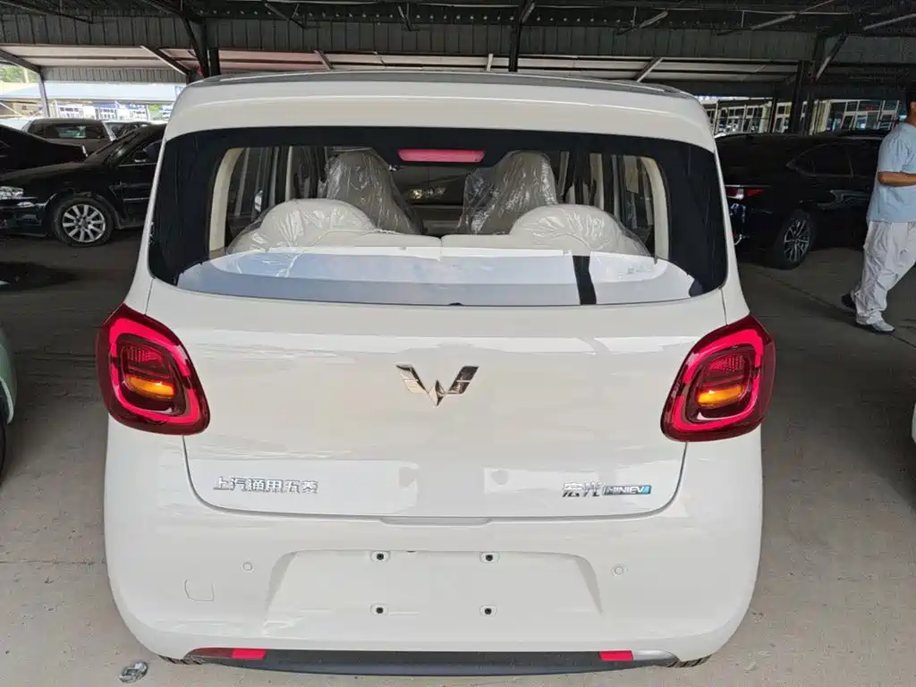 Wuling Motors Hongguang MINIEV 2026 2025 4-Door Advanced