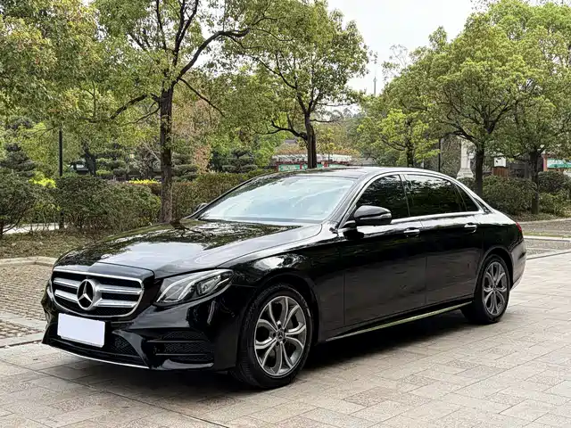 MERCEDES-BENZ E CLASS
