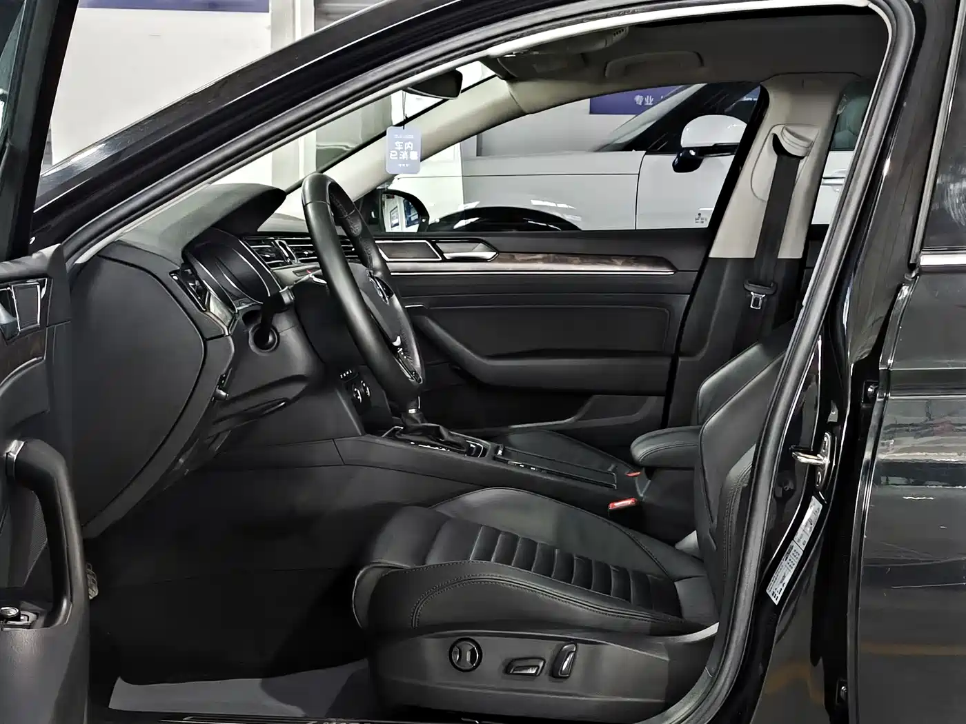 Volkswagen Magotan 2019 330TSI DSG Luxury Class China VI фото 9