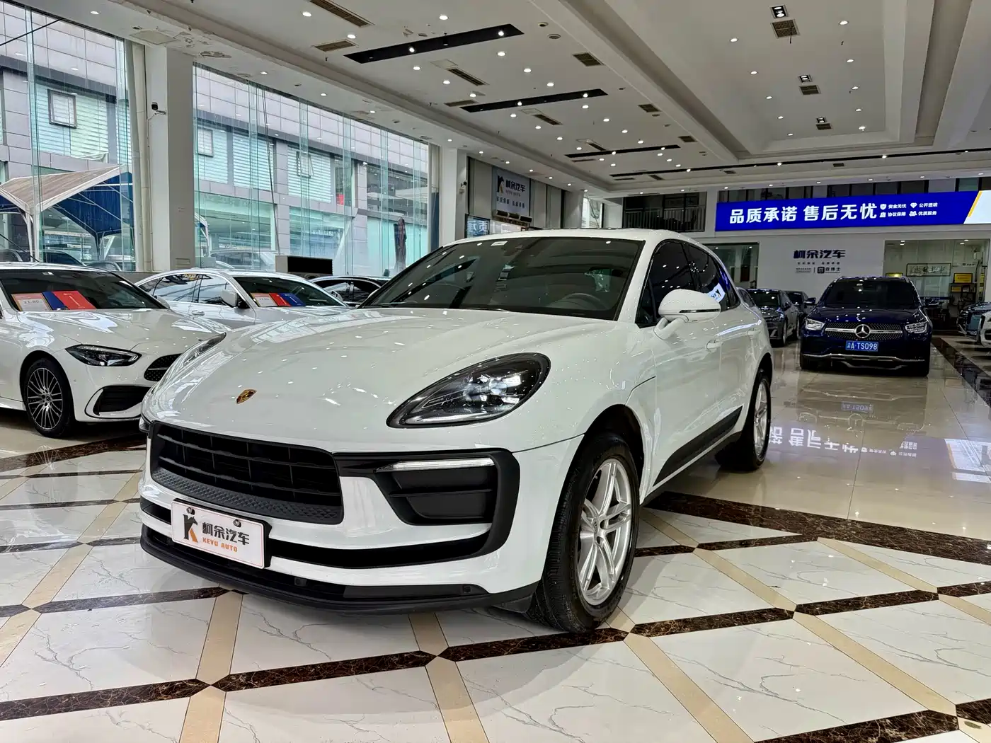 Porsche Macan 2024 Macan 2.0T фото 2