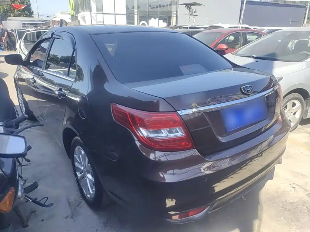 Фото 5 - Geely Vision