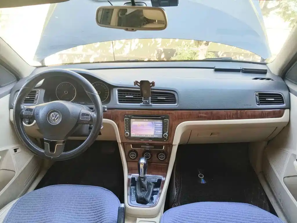 صورة 12 - Volkswagen Lavida