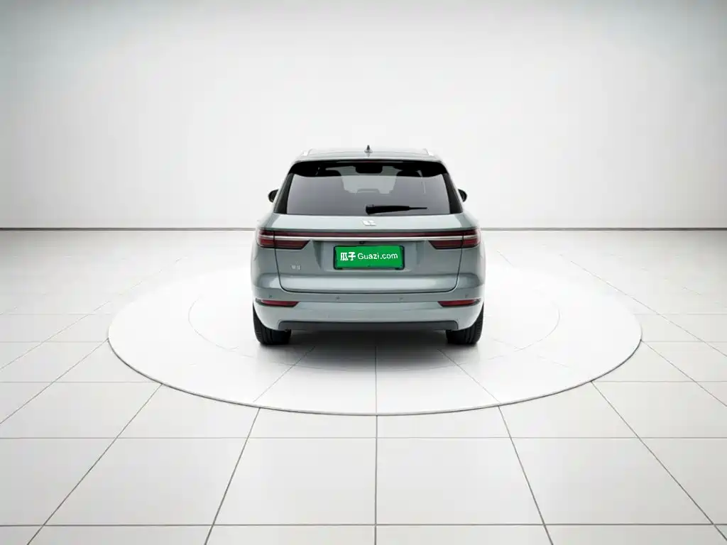 Фото 3 - Li Auto Li ONE