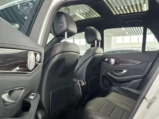 Mercedes-Benz GLC 2017 GLC 260 4MATIC Luxury — фото 5