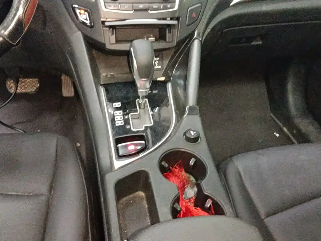 Dongfeng Aeolus Dongfeng Fengshen AX7 2016 2015 2.0L Automatic Smart Ease