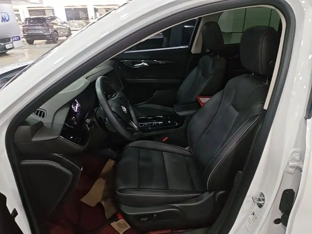 Фото 15 - Buick Envision Plus