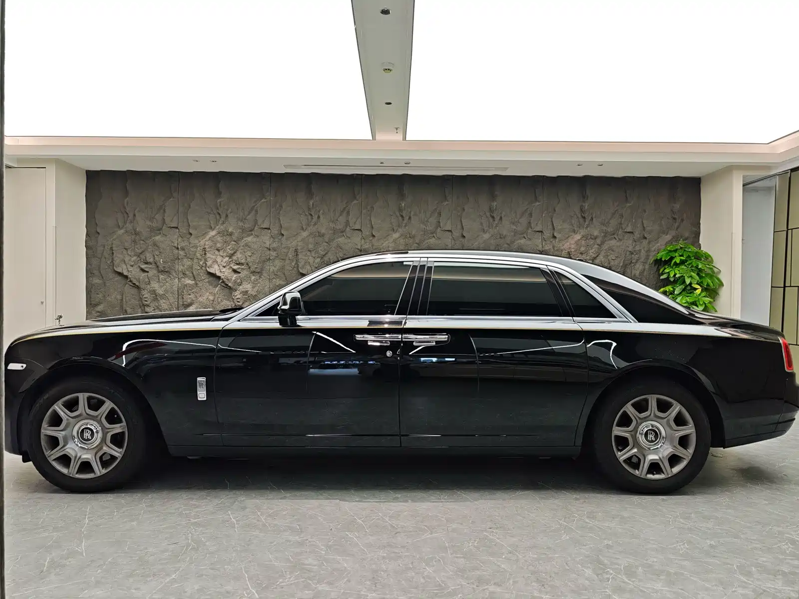 Фото 3 - Rolls-Royce Ghost
