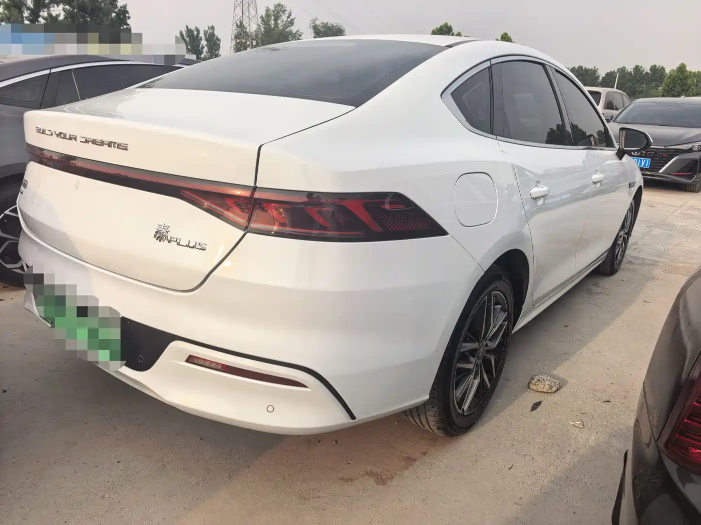 BYD Qin PLUS 2023 Champion Edition DM-i 55KM Surpassing фото 10