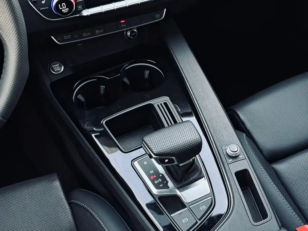Audi A4L 2024 40 TFSI Luxury Dynamic фото 8