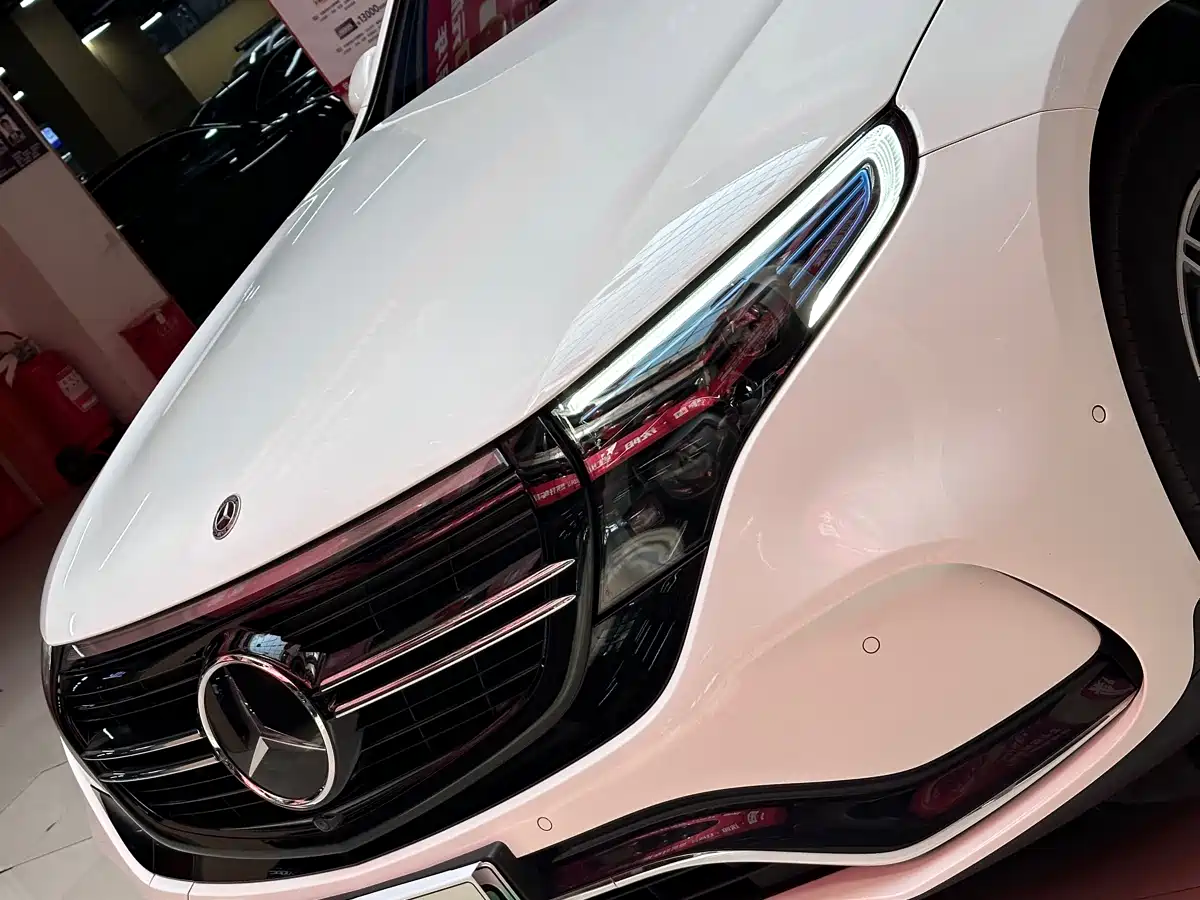 MERCEDES-BENZ EQC