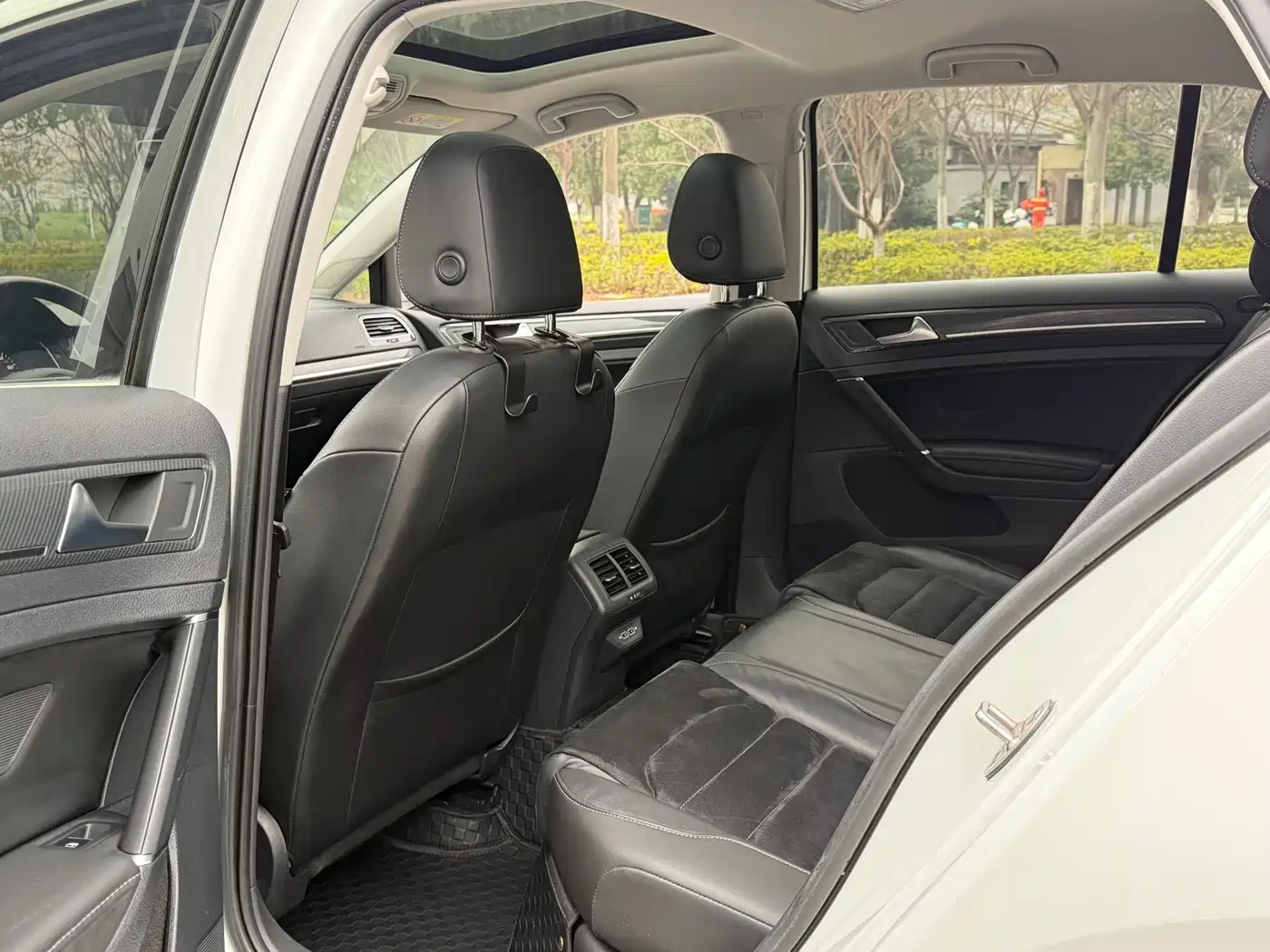 Volkswagen Golf 2020 Beloved Edition 280TSI DSG Luxury фото 9