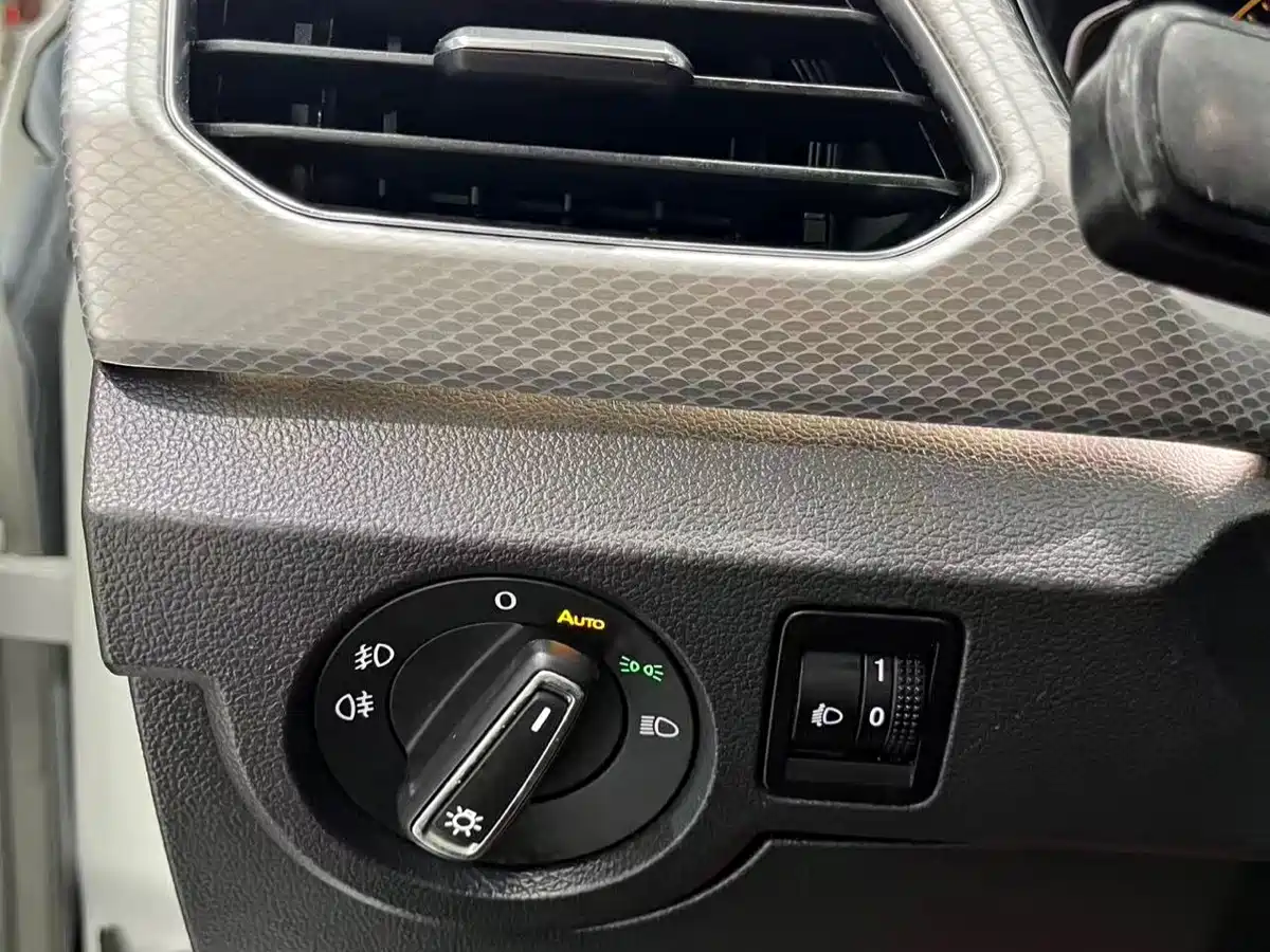 Volkswagen Tanying 2023 Model 200TSI DSG Joy Smart Connect Edition фото 31