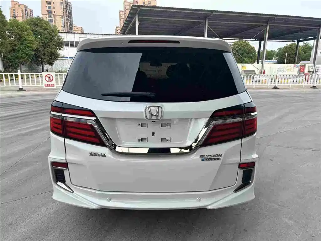 Honda Elysion 2019 2.0L Hybrid Luxury Edition фото 6