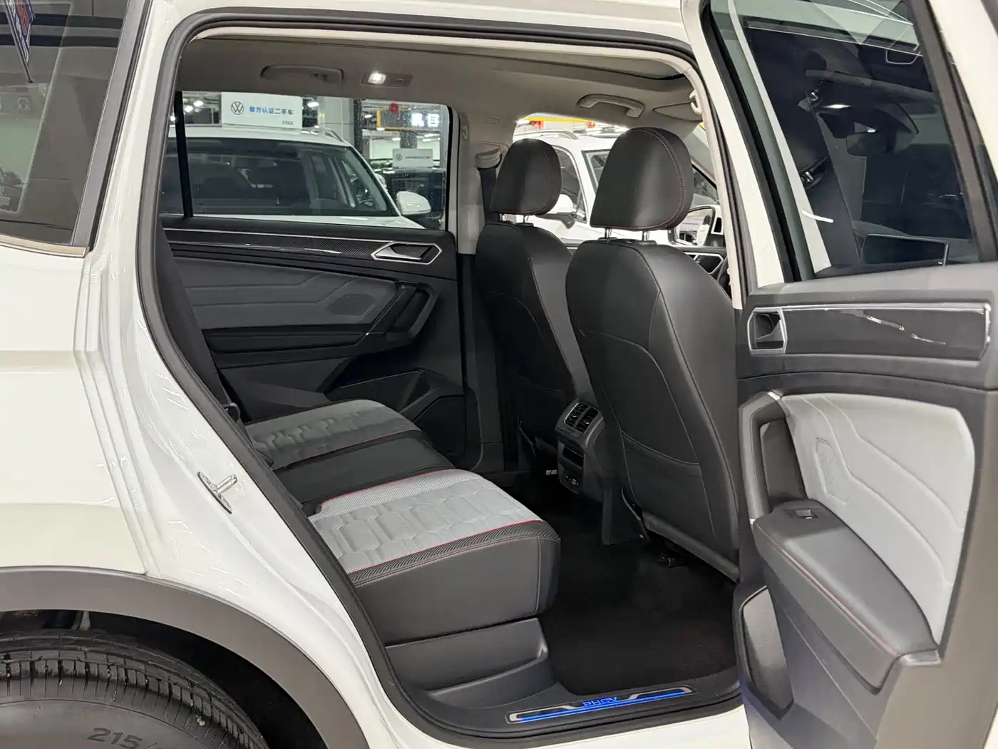 Volkswagen Tiguan L PHEV 2023 430PHEV Plug-in Hybrid Flagship фото 13