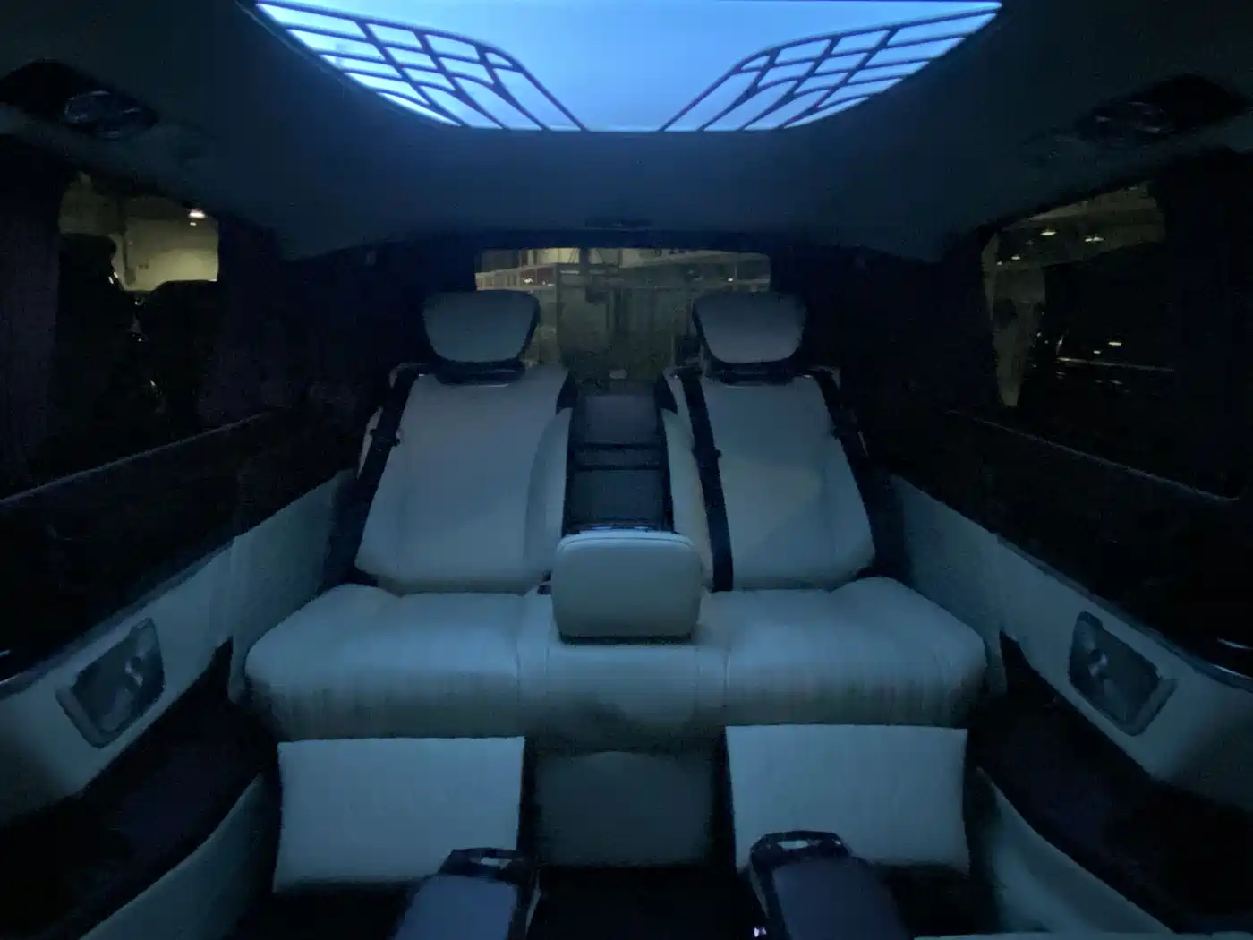 Mercedes-Benz V-Class 2022 V 260 L Long Wheelbase Luxury Edition фото 15
