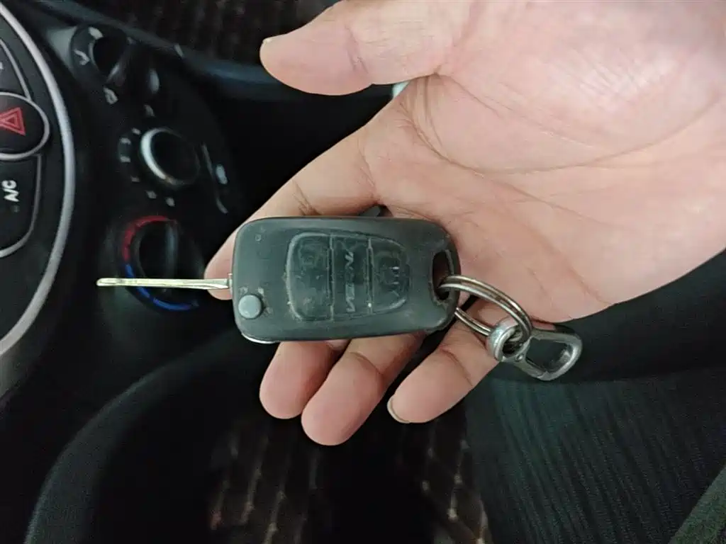 Hyundai Reina 2014 1.4L Manual GLX фото 9