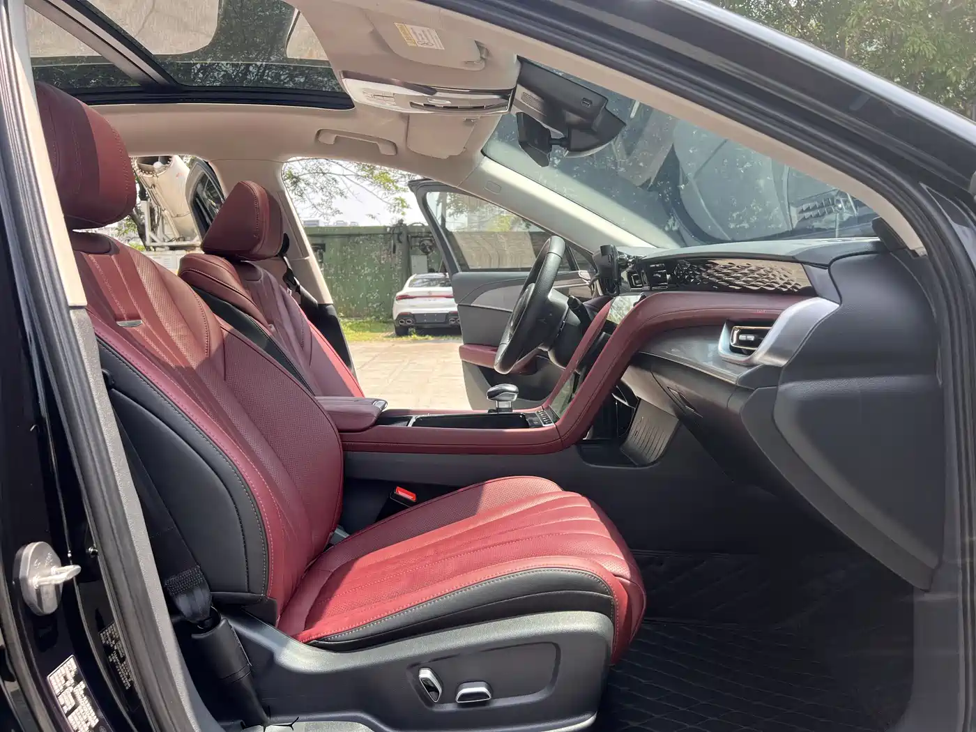 Hongqi H5 2024 2.0T Automatic Smart Connect Flag Smooth Edition фото 7