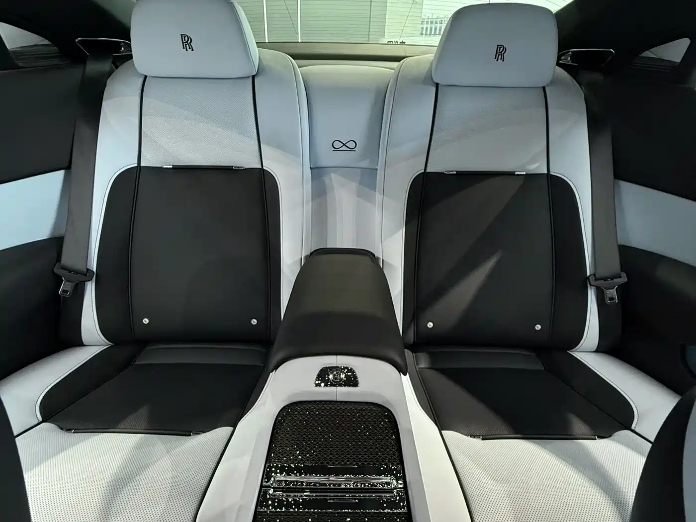 Rolls-Royce Wraith 2018 6.6T Black Badge фото 7
