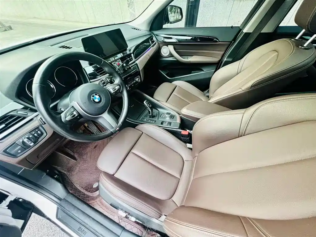 BMW X1 2022 sDrive25Li Leading фото 14