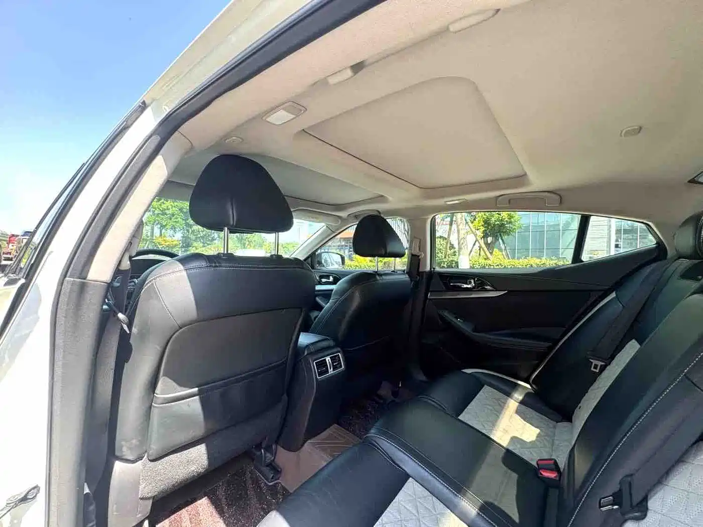 Nissan Cima 2016 2016 2.5L XV Ultimate Edition
