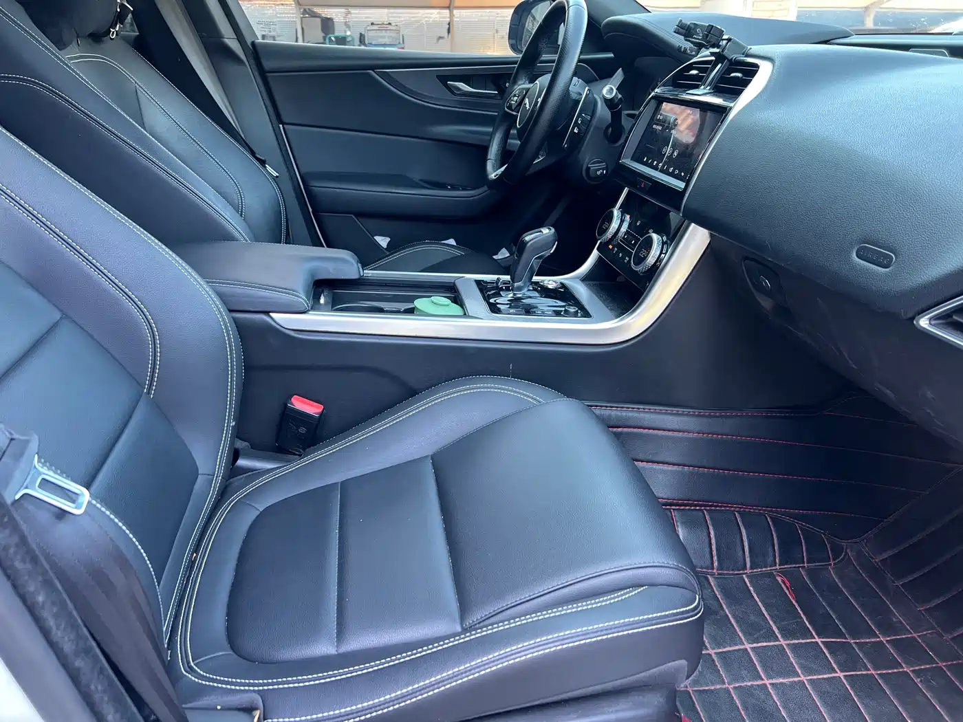 Jaguar XEL 2020 2.0T 200PS R-DYNAMIC S Progressive Sport Edition фото 10