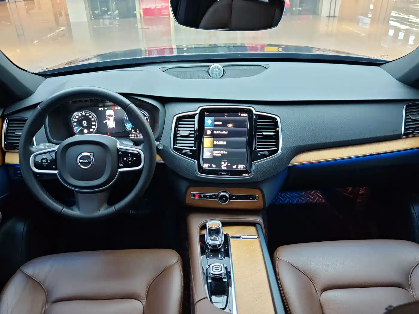 VOLVO XC90