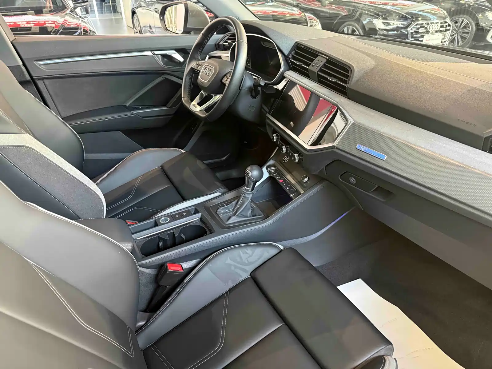Фото 8 - Audi Q3