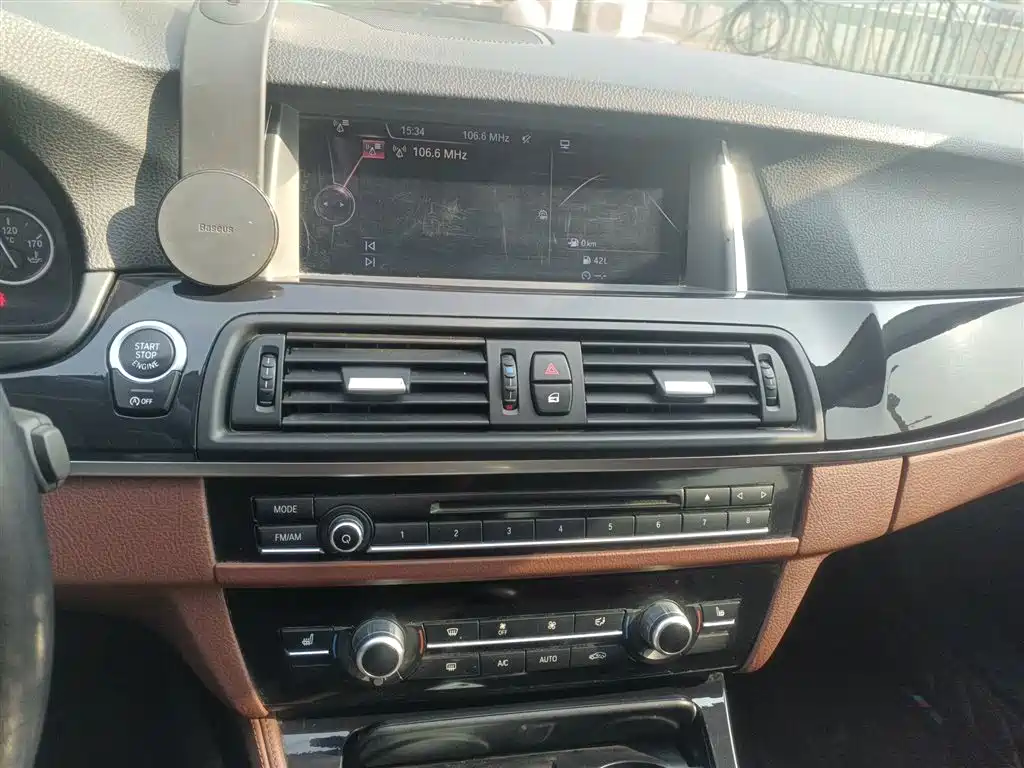 BMW 5 Series 2017 520Li Classic Edition фото 6