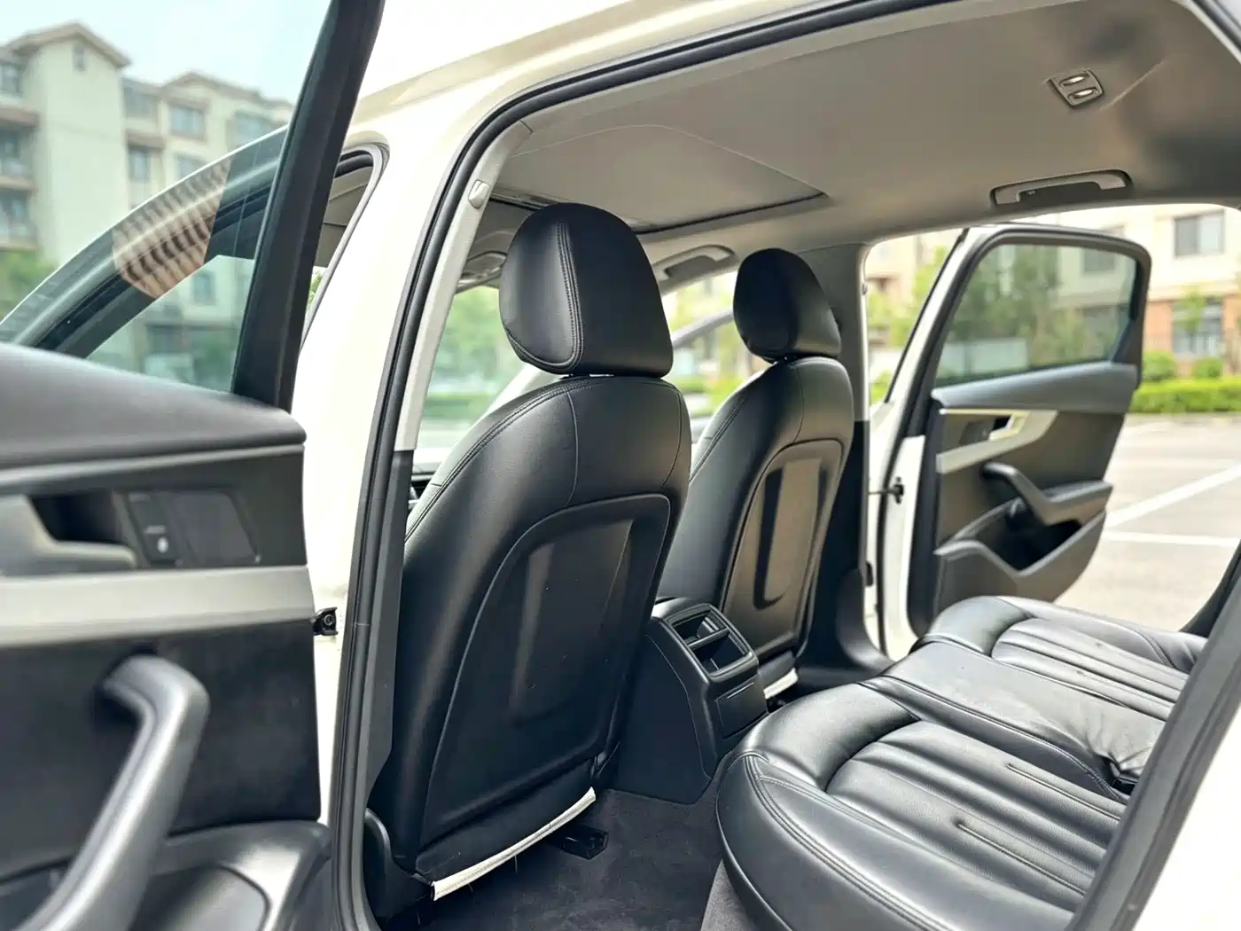 Фото 8 - Audi A4L