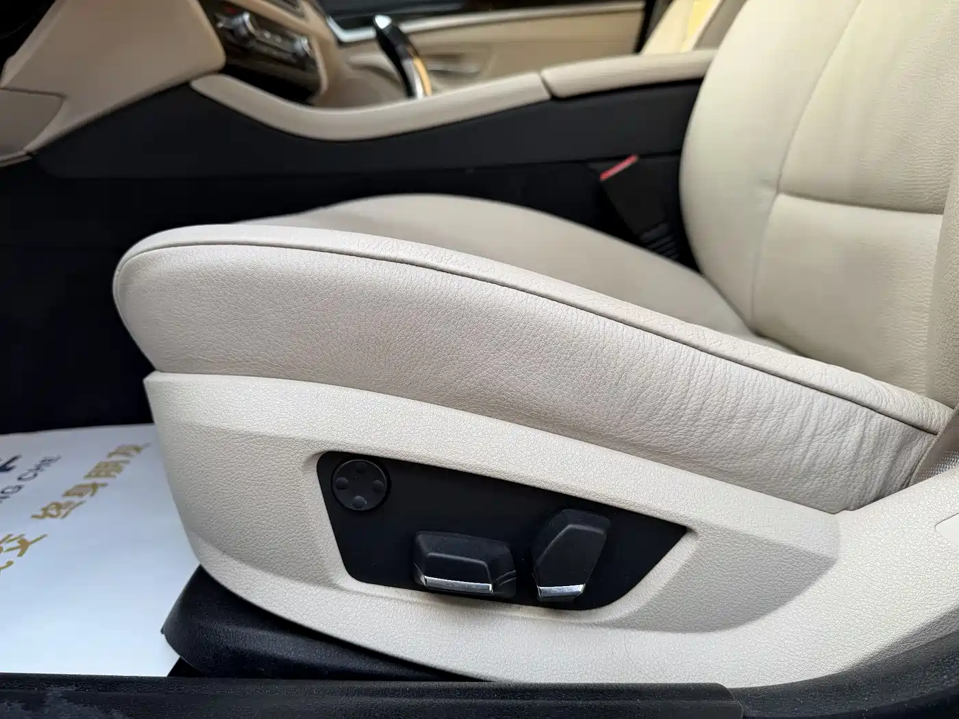 BMW 5 Series 2013 530Li Leadership фото 9