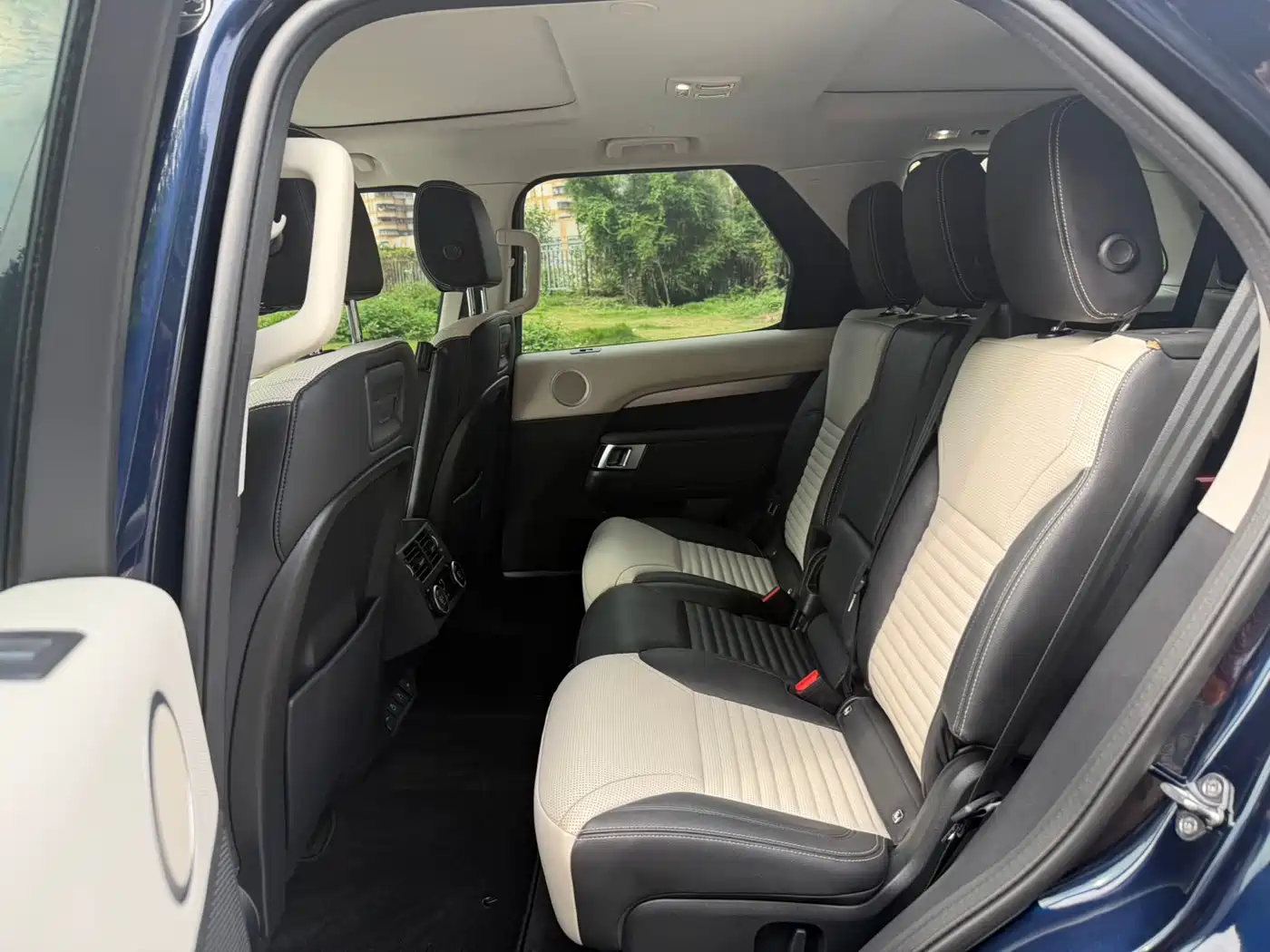 Land Rover Discovery 2021 360PS R-Dynamic S фото 9
