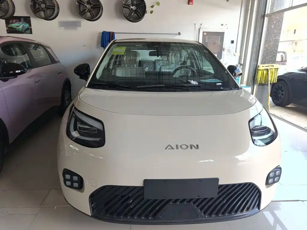 Aion UT 2026 2025 Model 330 Starlight Edition