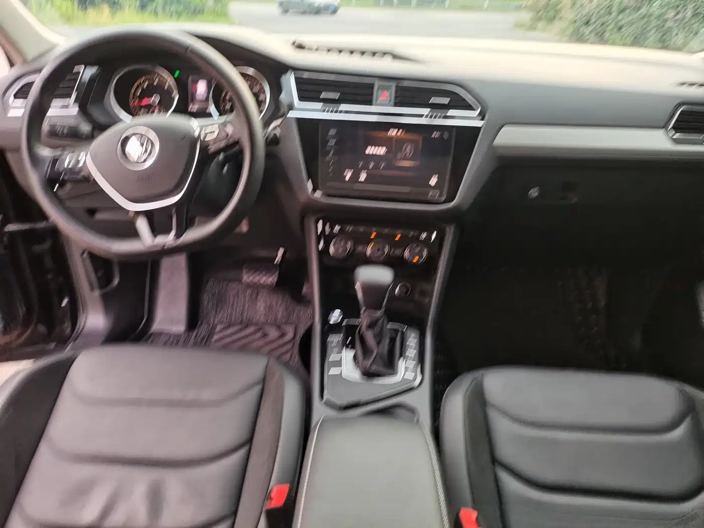 Volkswagen Tiguan L 2020 330TSI Auto 2WD Smart Luxury China VI фото 8