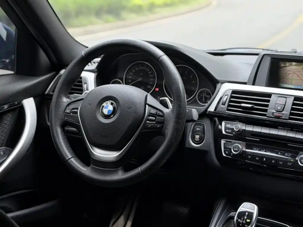 BMW 3 Series 2017 320i M Sport фото 5
