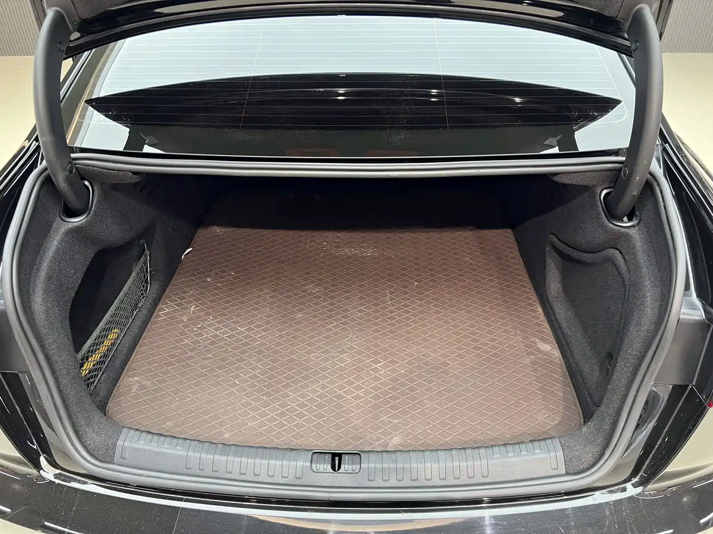 Фото 19 - Audi A6L