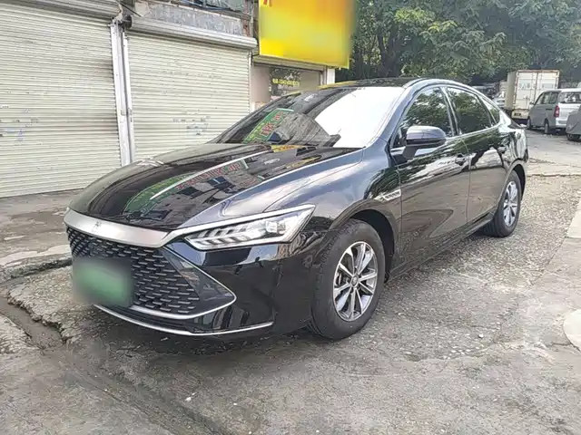 BYD Qin PLUS Слава, DM-i 55KM, Лидер