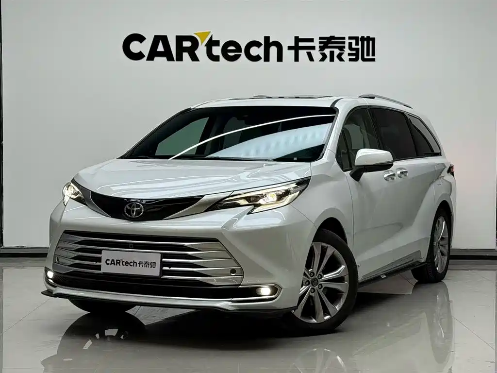 Toyota Sienna 2024 2.5L Hybrid Platinum Edition