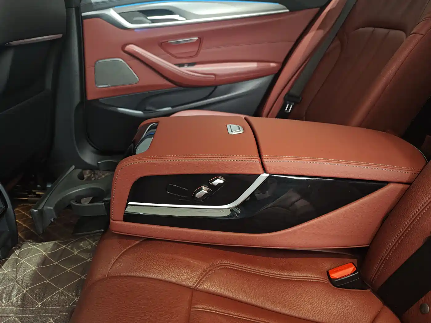 BMW 5 Series 2019 530Li Leading M Sport Package фото 24