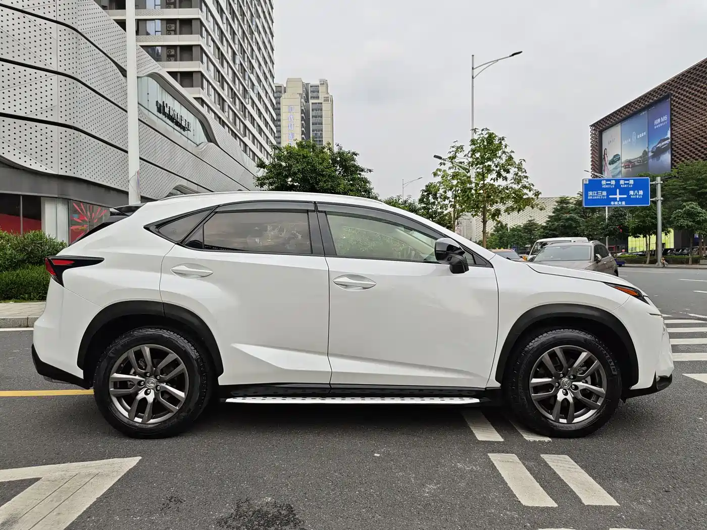 Lexus NX 2015 200t AWD F Sport фото 18