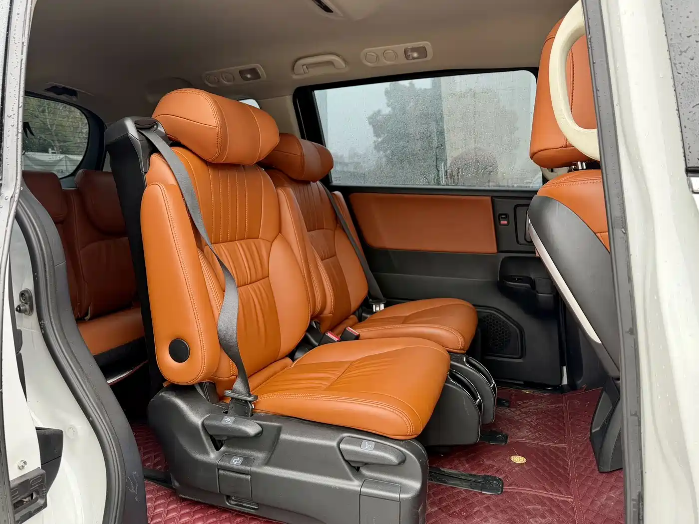 Honda Odyssey 2022 2.0L e:HEV Sharp·Intelligent Edition фото 16