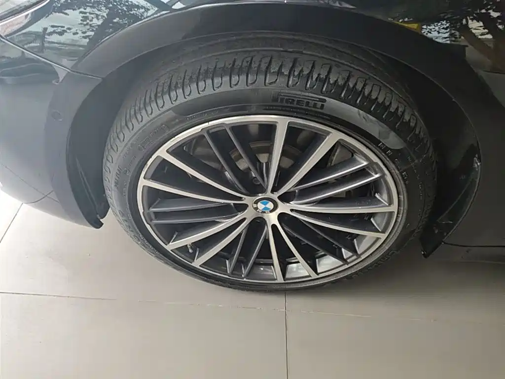 BMW 5 Series 2023 530Li Leading M Sport Package фото 23