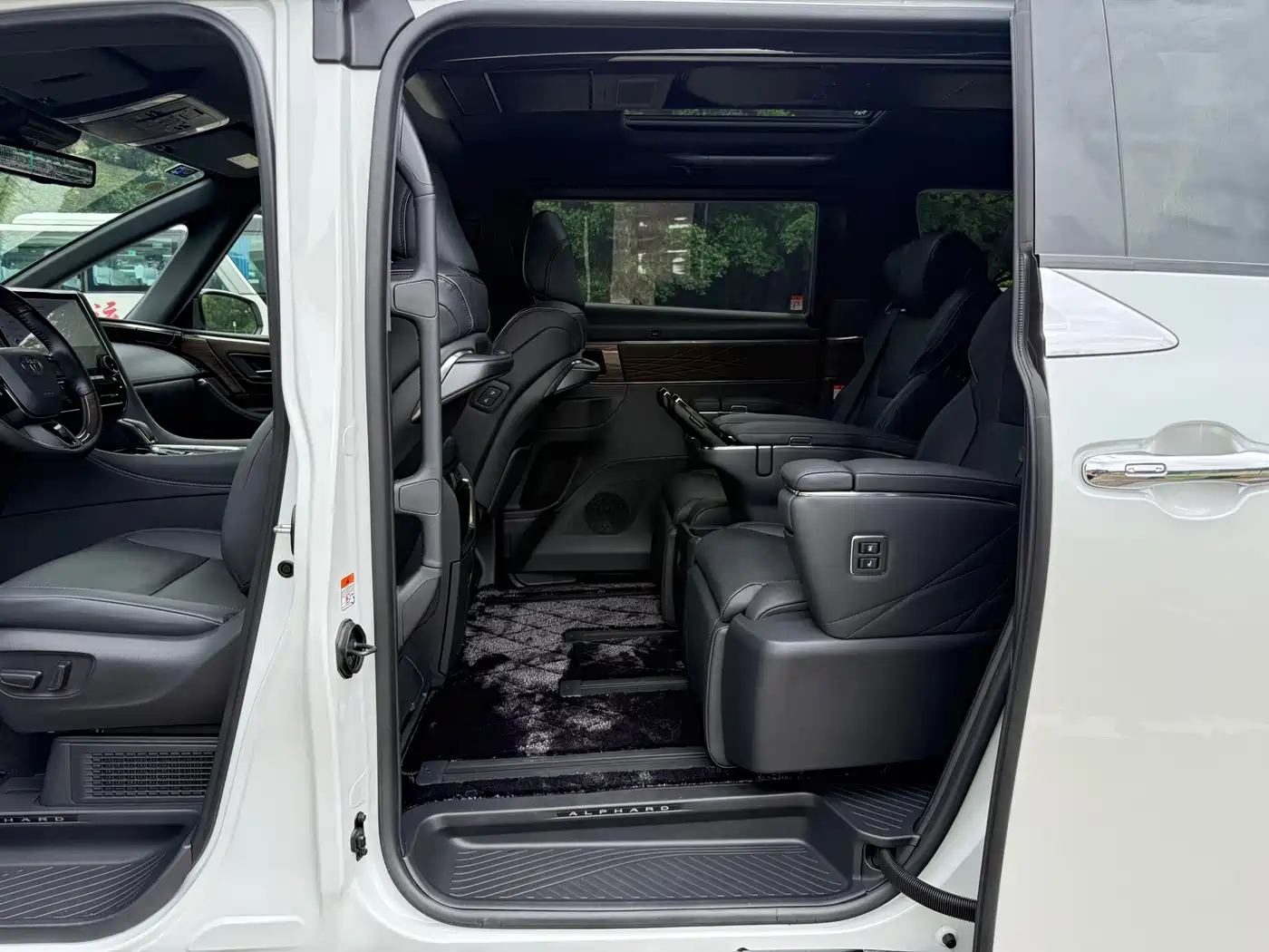 Toyota Alphard 2026 2024 Hybrid 2.5L Ultimate Enjoyment Edition