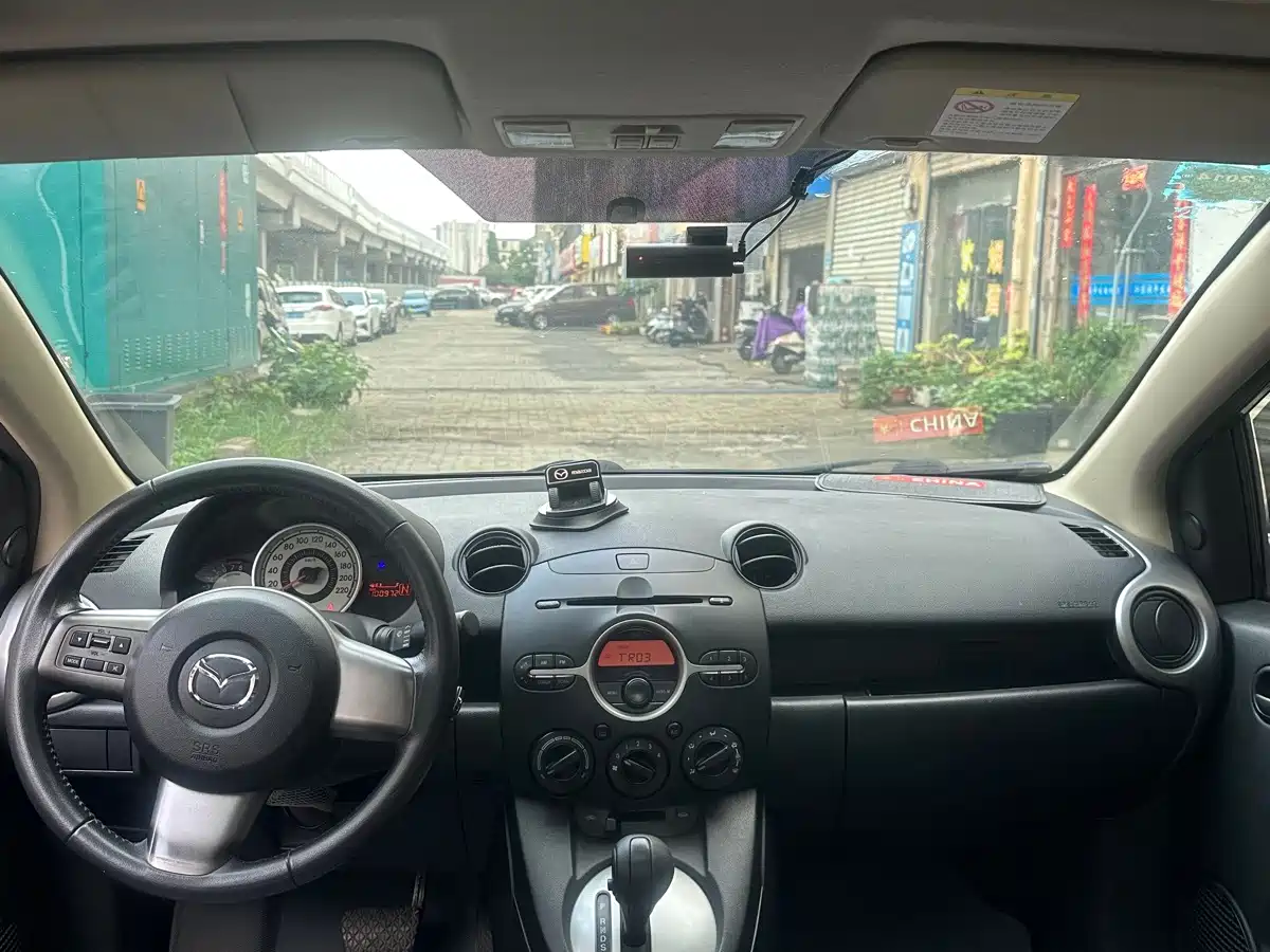 Mazda 2 2010 2011 Xuan Dong 1.5L Auto Luxury Edition