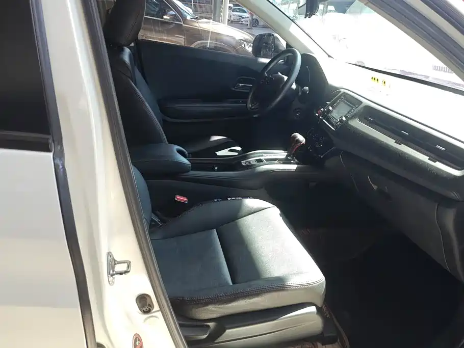 Photo 8 - Honda Vezel