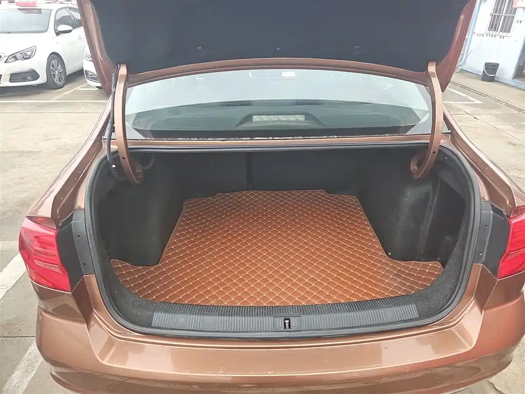 Volkswagen Bora 2018 1.5L Automatic Comfort фото 15