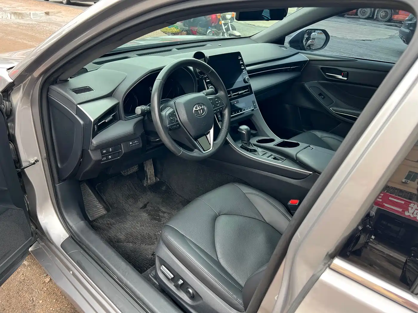 Toyota Avalon 2019 Hybrid 2.5L Luxury Edition China V фото 10